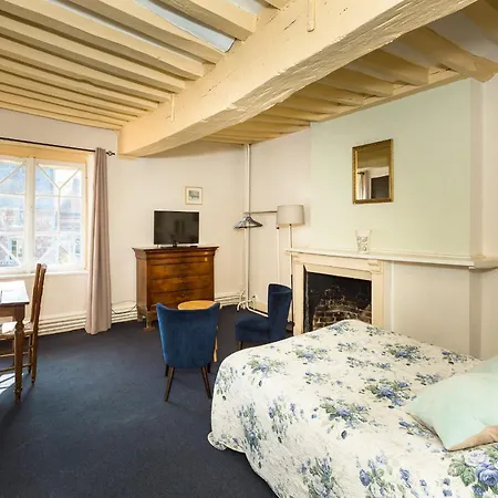 Du Manoir D'archelles Bed & Breakfast