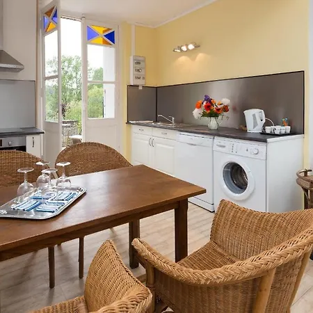 Du Manoir D'archelles Bed & Breakfast 4*