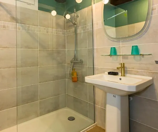 Du Manoir D'archelles Bed & Breakfast